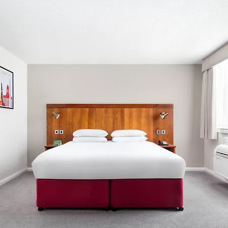 Holiday Inn Northampton By Ihg Exterior photo