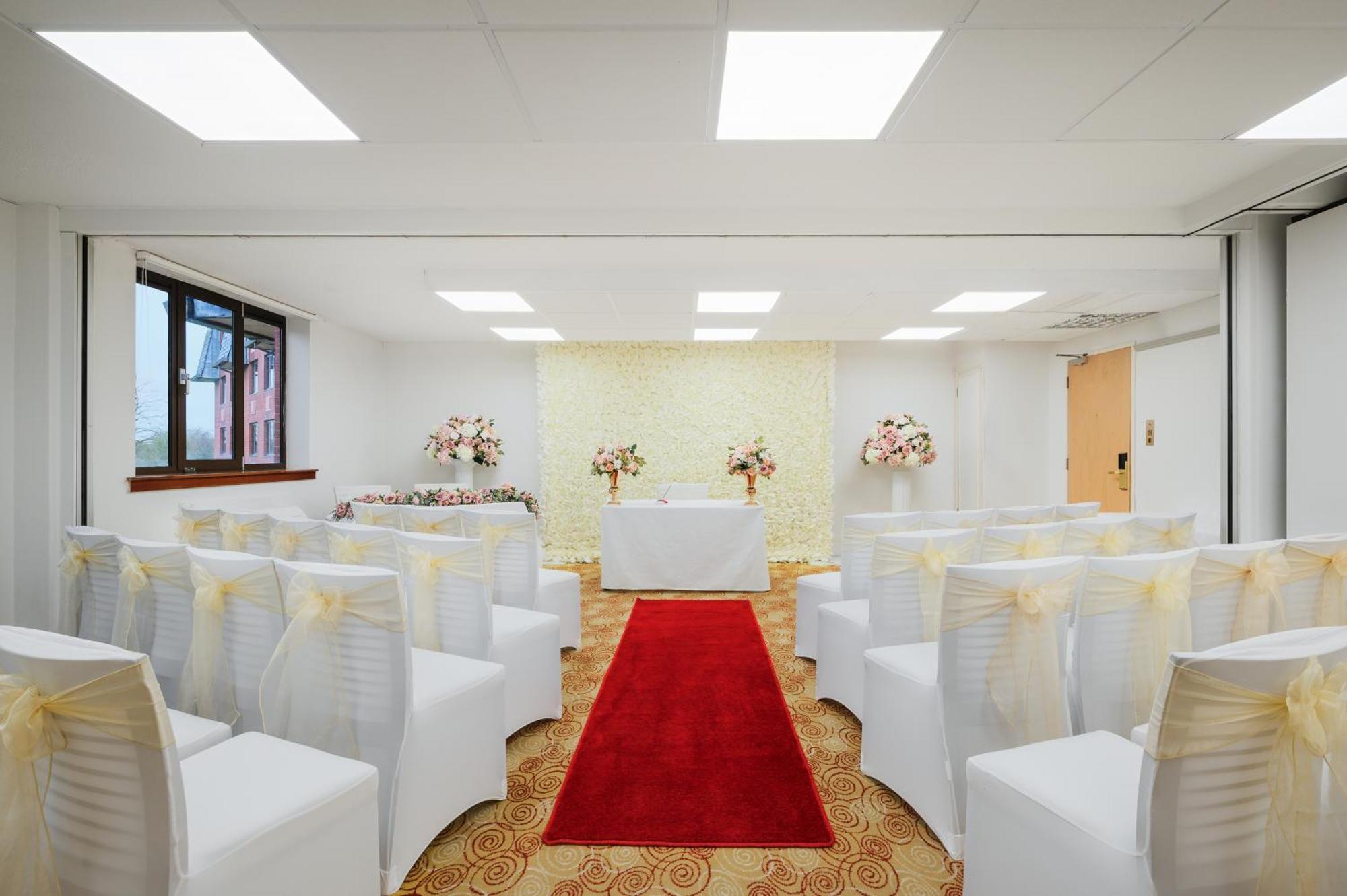 By Ihg 4* Нортхемптон