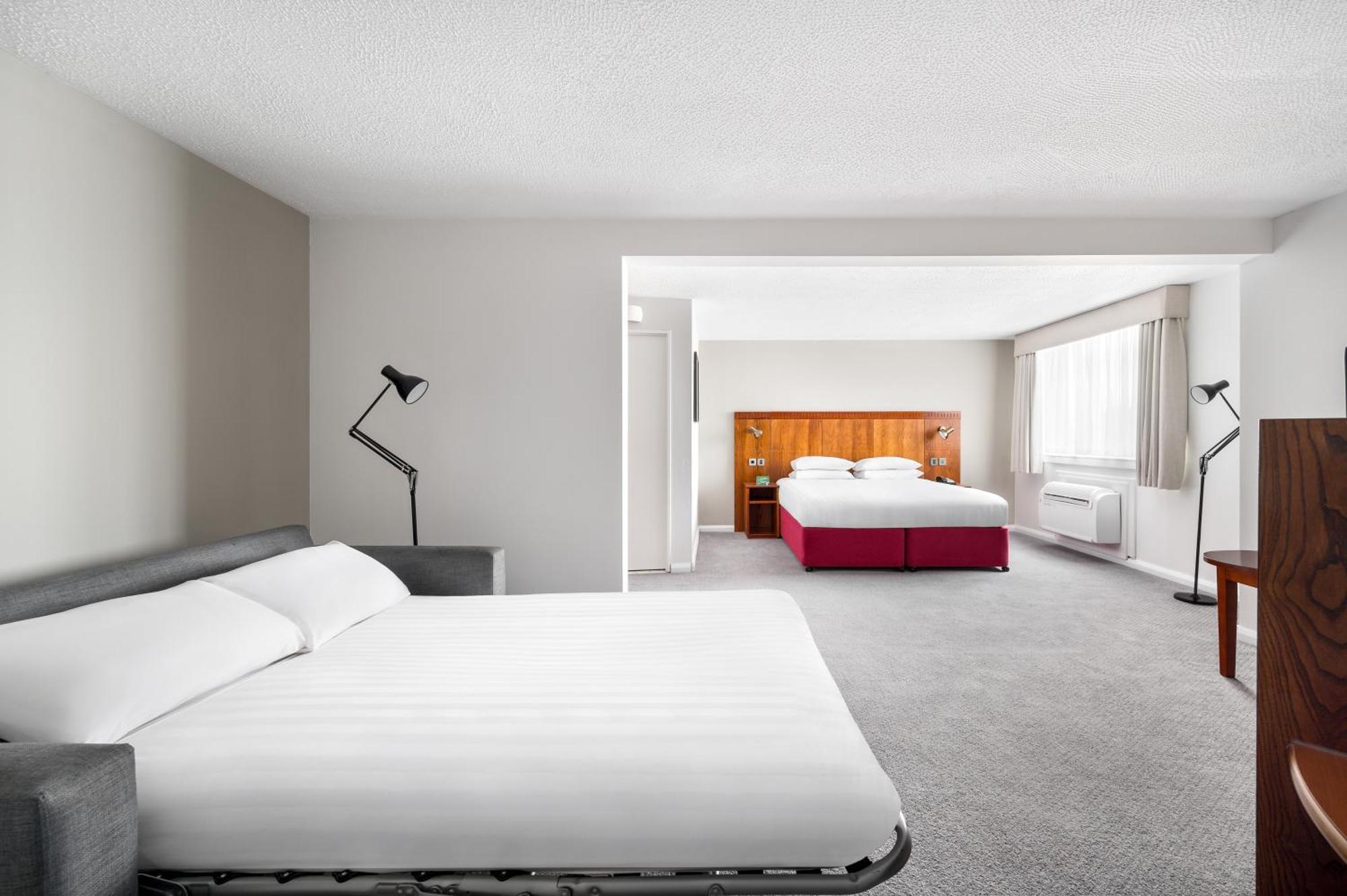 By Ihg