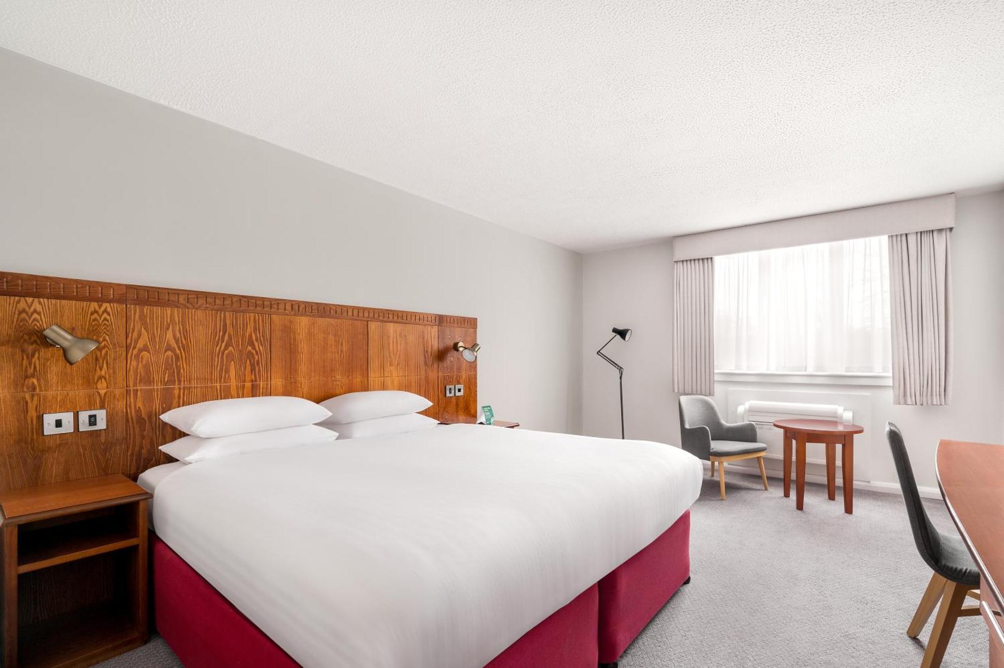 Hotel By Ihg